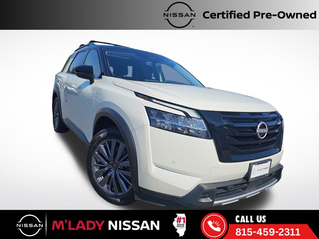 2023 Nissan Pathfinder SL 4WD's photo