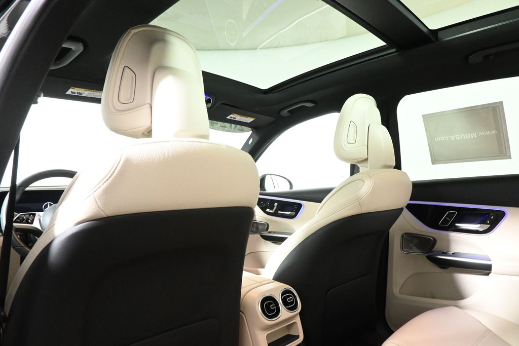 Thumbnail: 2024 Mercedes-Benz GLC - 29