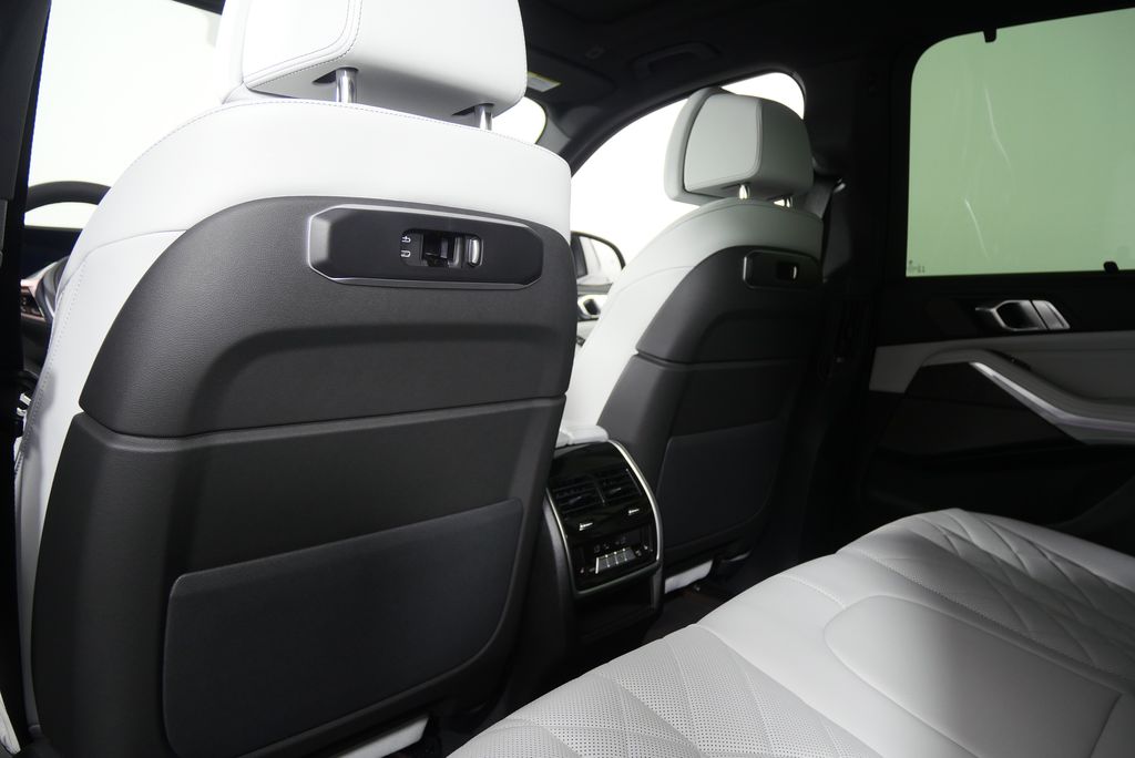Thumbnail: 2026 BMW X5 - 16