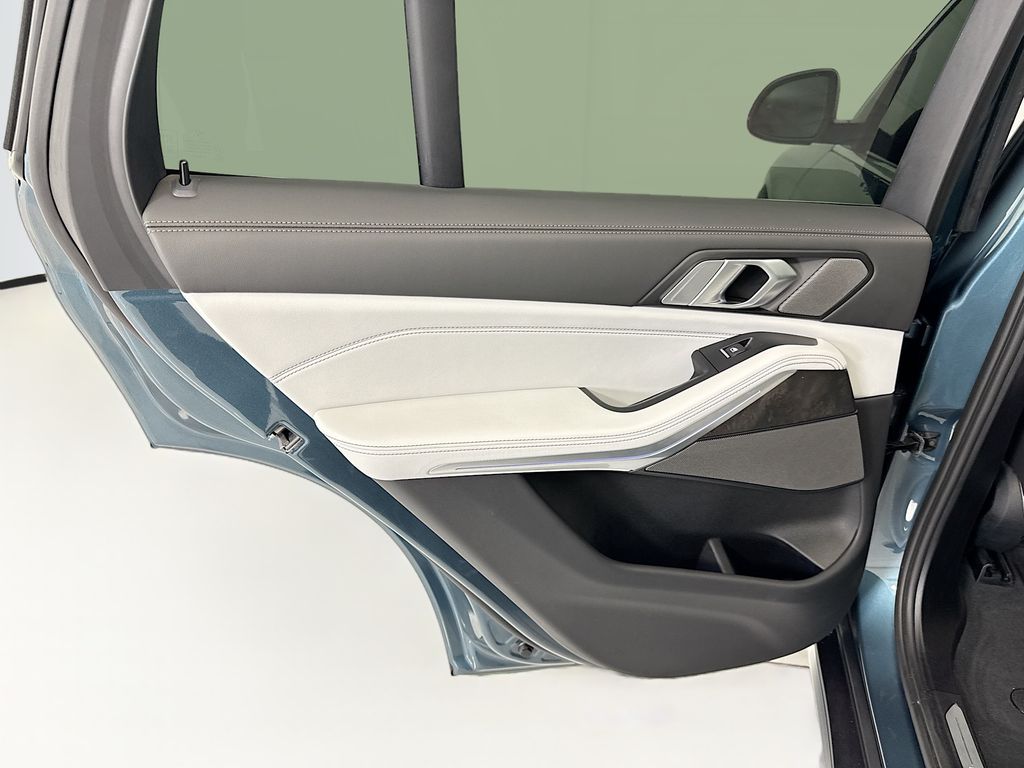Thumbnail: 2024 BMW X5 - 25