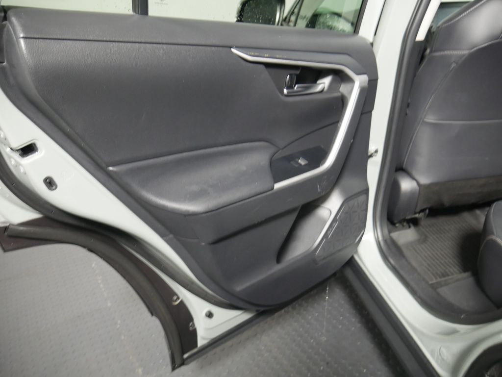 Thumbnail: 2021 Toyota RAV4 - 12