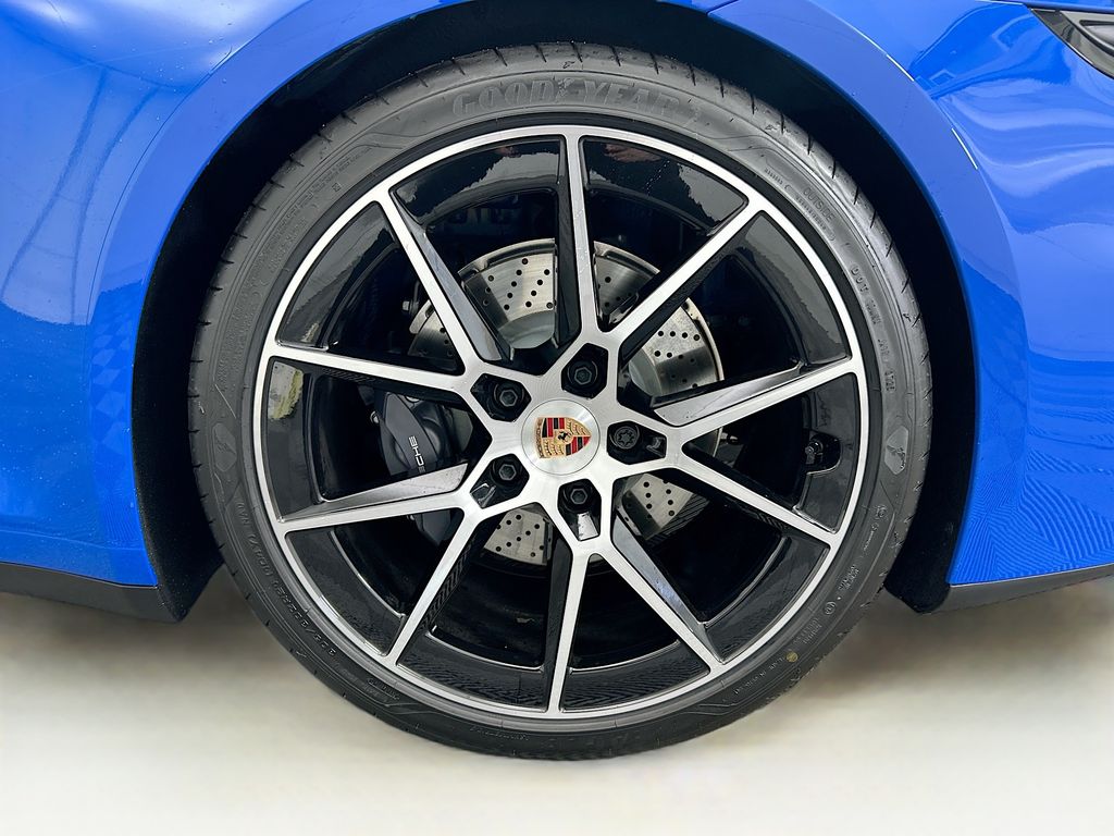 Thumbnail: 2025 Porsche 911 - 28