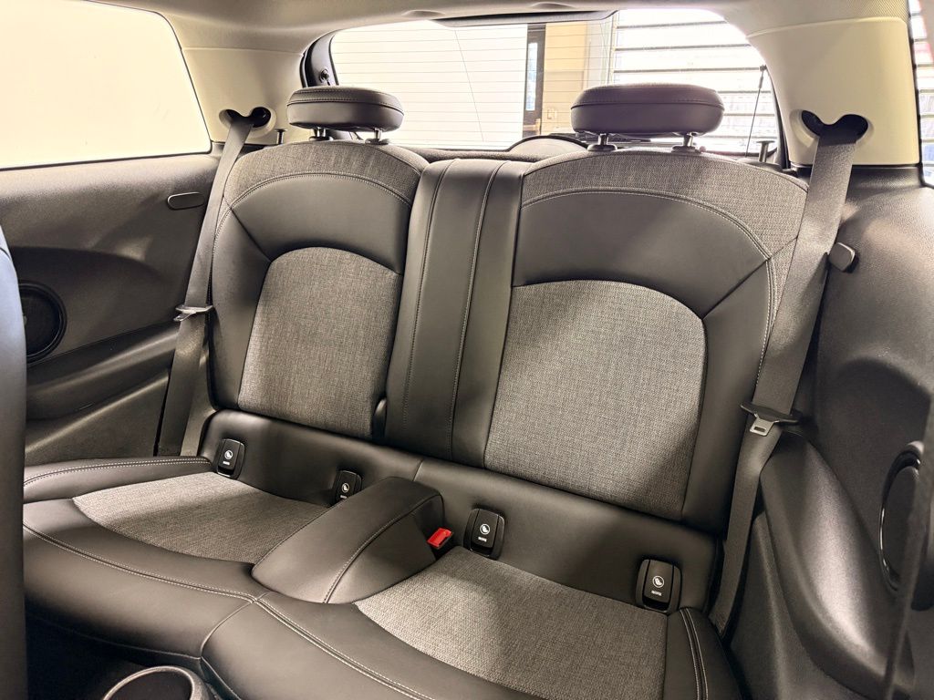 Thumbnail: 2022 MINI Cooper - 20