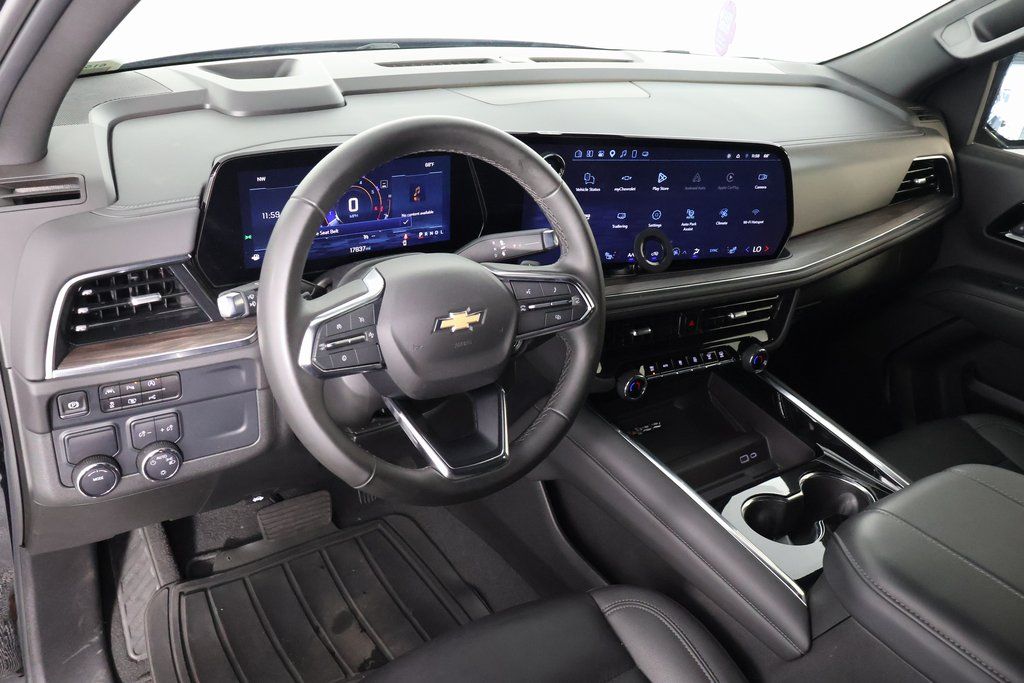 Thumbnail: 2025 Chevrolet Suburban - 6