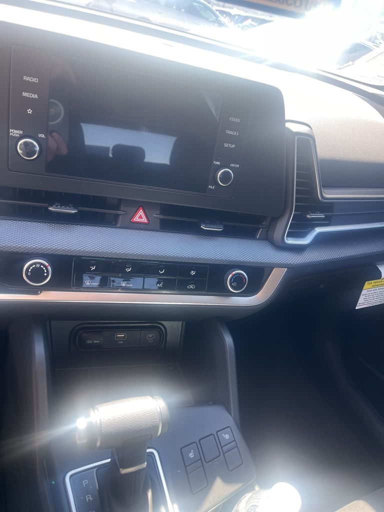 2025 Kia Sportage LX photo 13