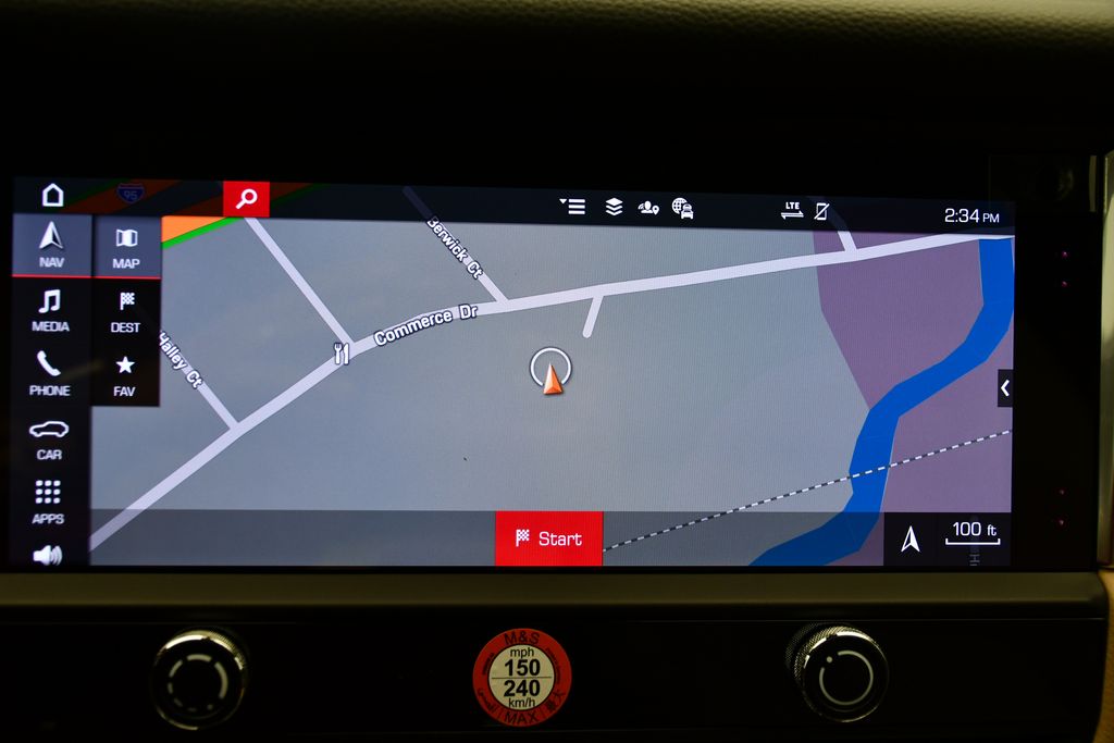 Thumbnail: 2025 Porsche Macan - 29