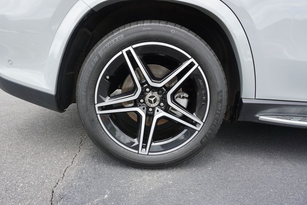 2025 Mercedes-Benz GLS 450 4MATIC 17