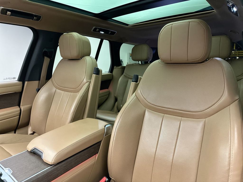 Thumbnail: 2023 Land Rover Range Rover - 10