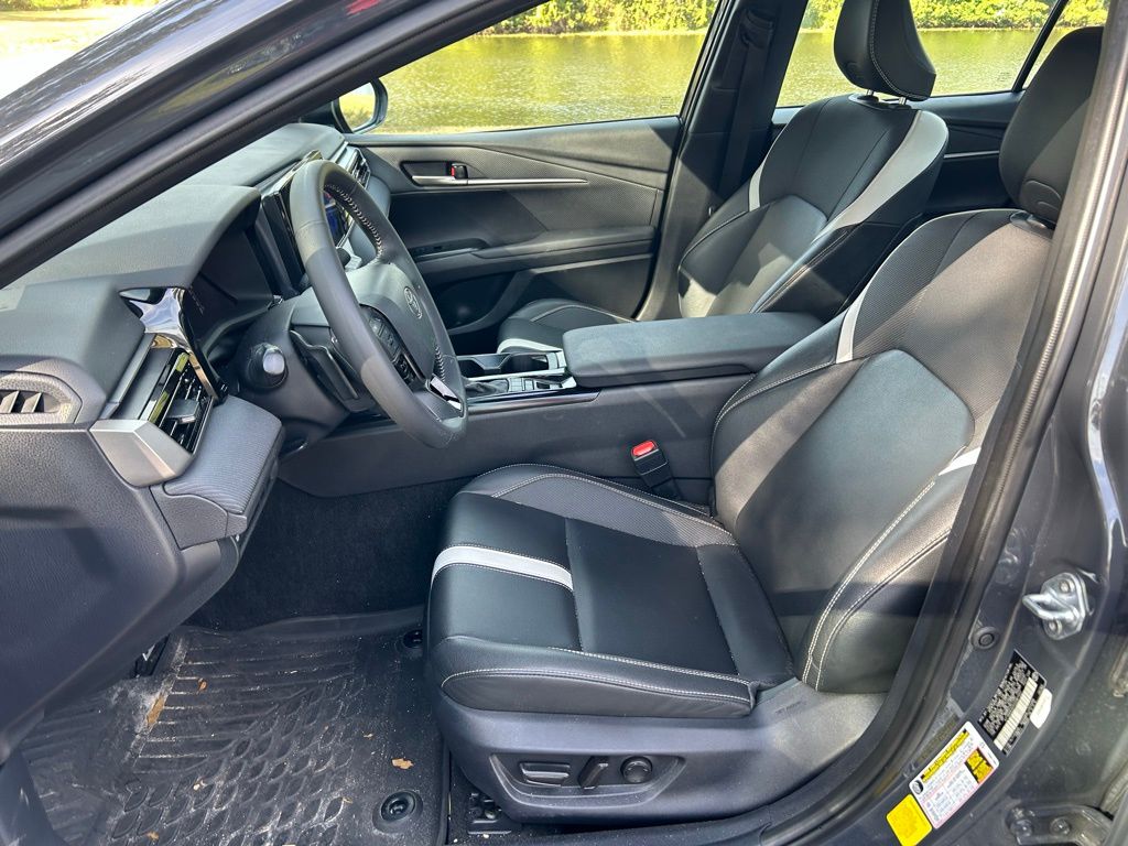 Thumbnail: 2025 Toyota Camry - 12