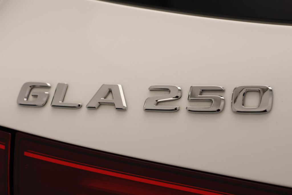 Thumbnail: 2026 Mercedes-Benz GLA - 9