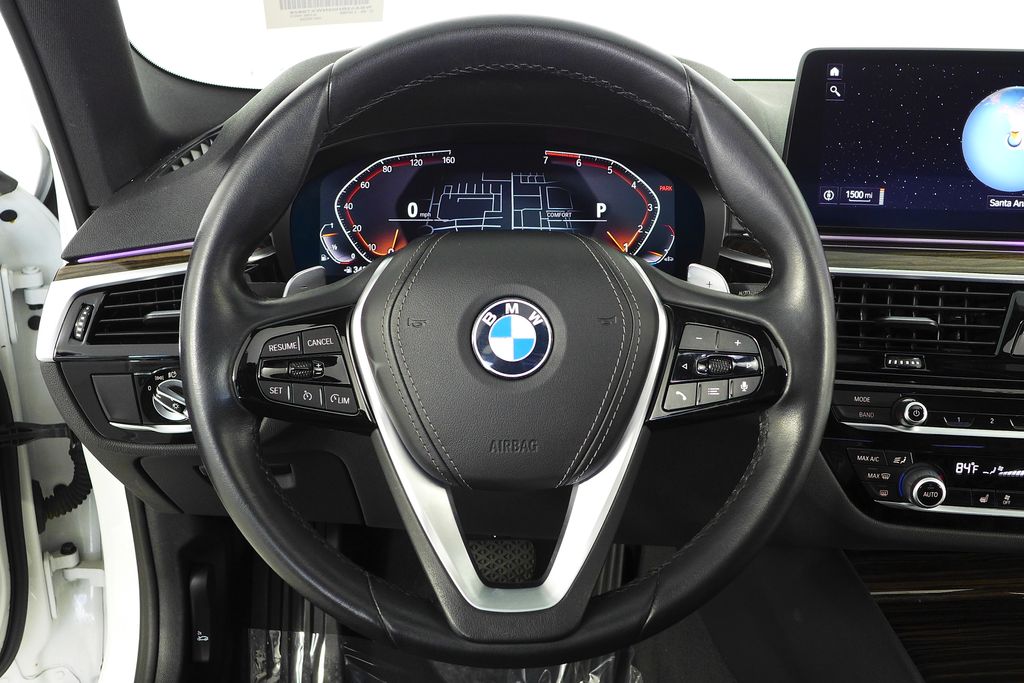 Thumbnail: 2022 BMW 5 Series - 26