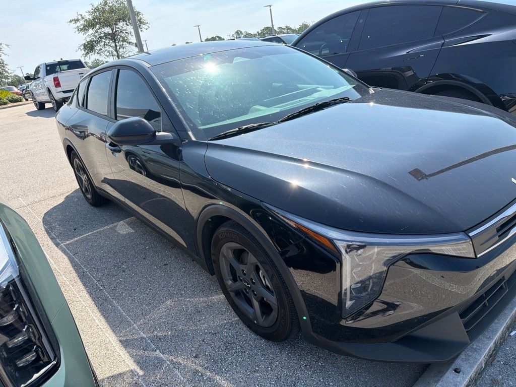  2025 Kia K4 LXS FWD   