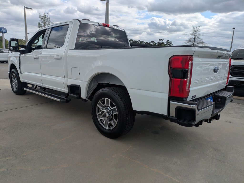 2026 Ford F-350 Super Duty LARIAT