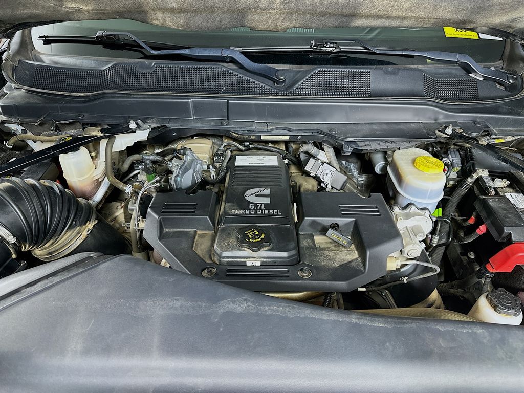 Used 2022 Black Ram Laramie image 33