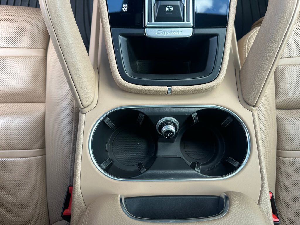 Thumbnail: 2023 Porsche Cayenne - 27