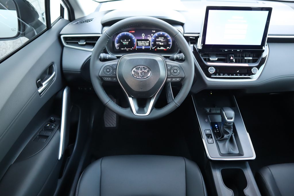 Thumbnail: 2026 Toyota Corolla Cross - 10