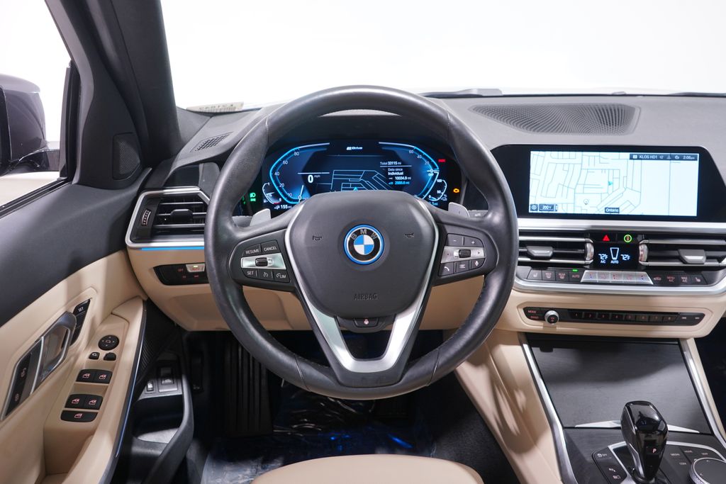 2022 BMW 3 Series 330e xDrive 11