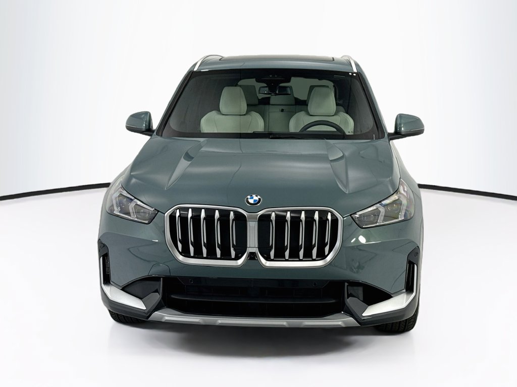 Thumbnail: 2027 BMW X1 - 2