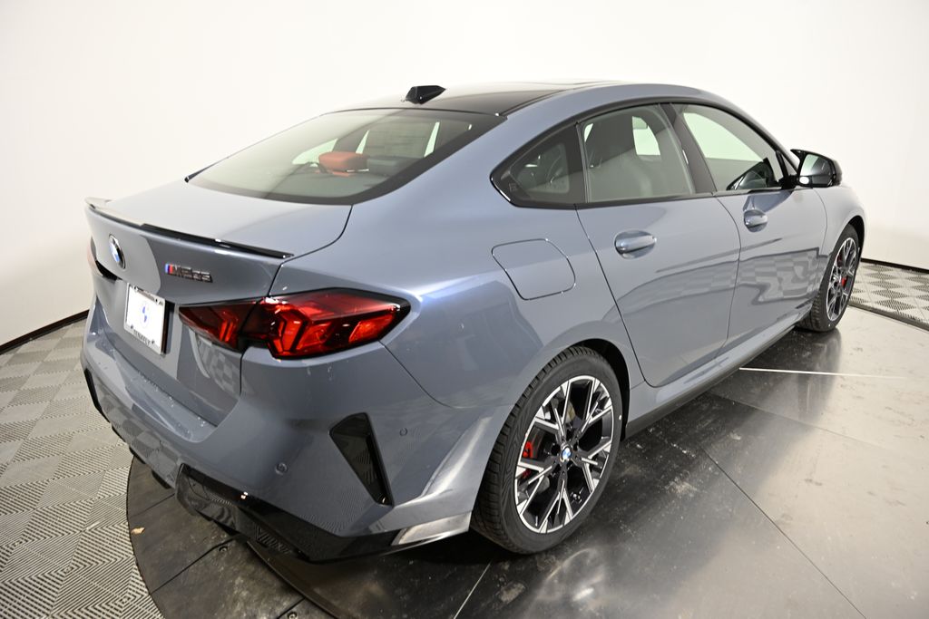 Thumbnail: 2025 BMW 2 Series - 5