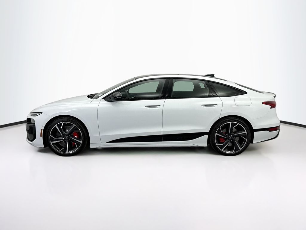 Thumbnail: 2025 Audi S6 - 8