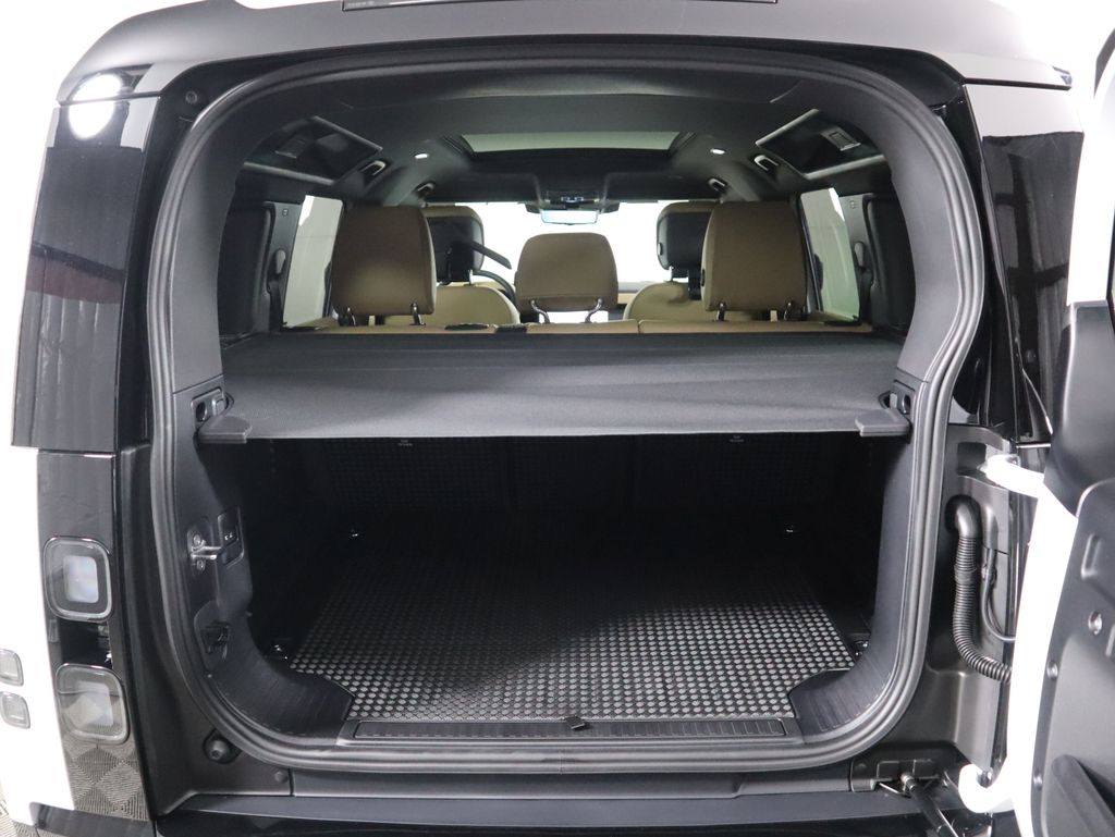 Thumbnail: 2026 Land Rover Defender - 30