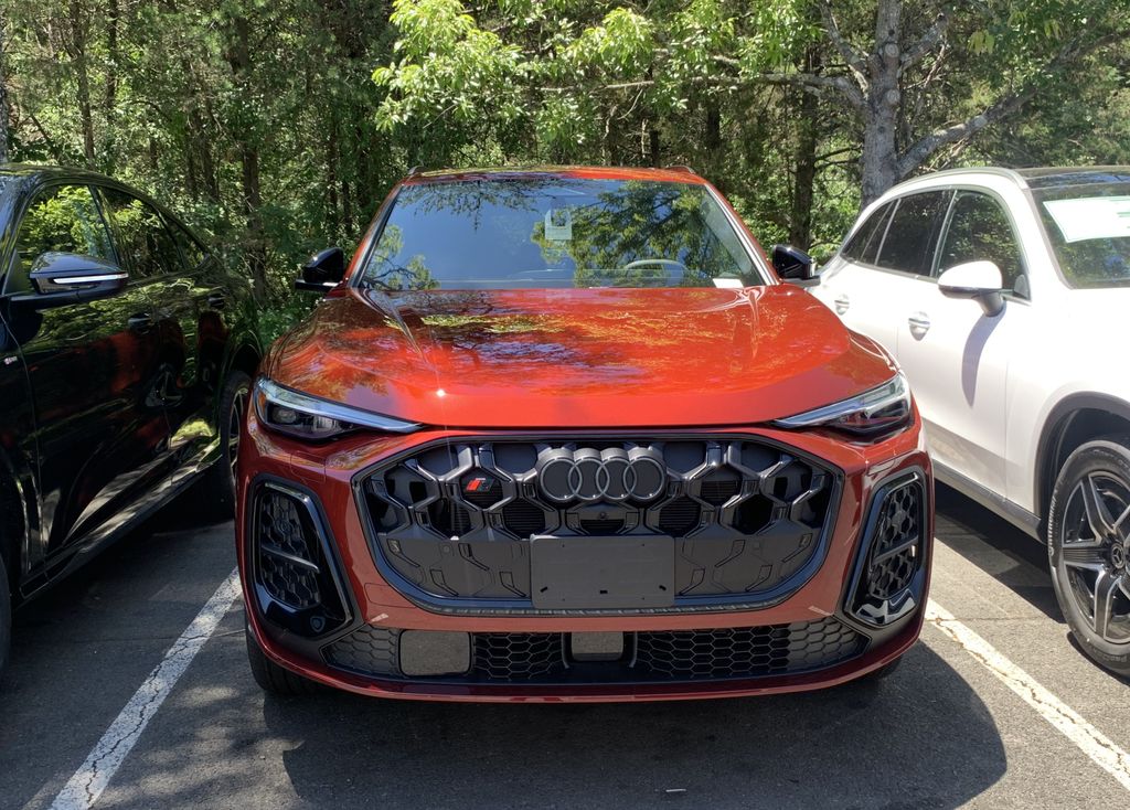 Thumbnail: 2026 Audi SQ5 - 2
