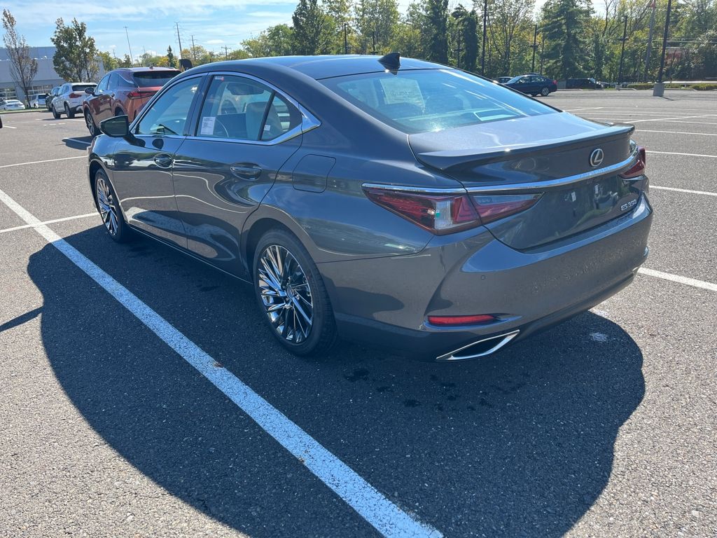 2025 Lexus ES 350 Luxury photo 2