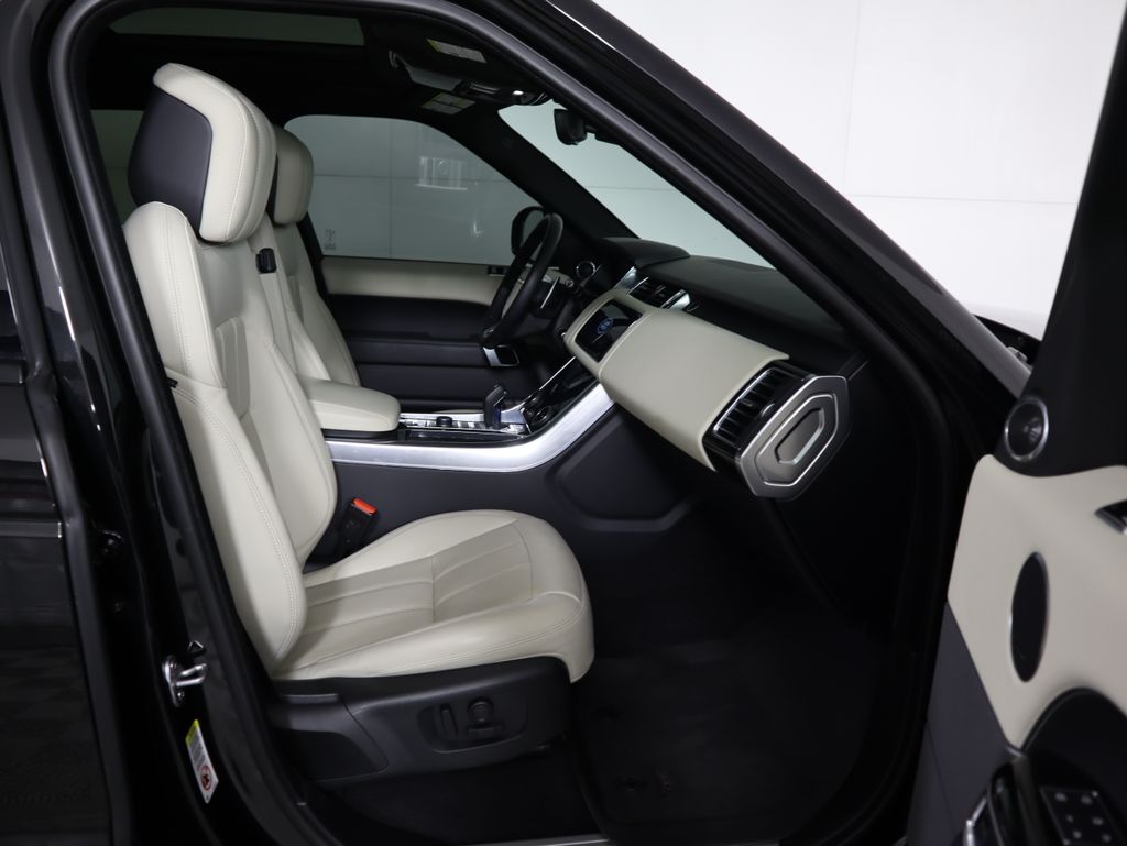 Thumbnail: 2022 Land Rover Range Rover Sport - 21