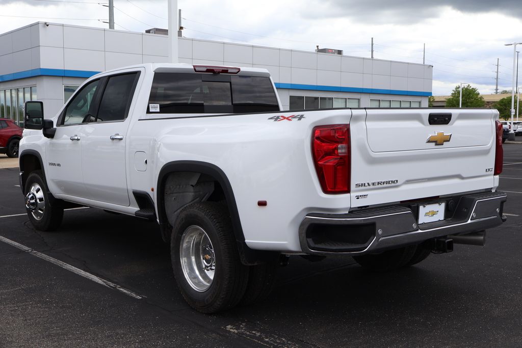 2025 Chevrolet Silverado 3500 LTZ 11