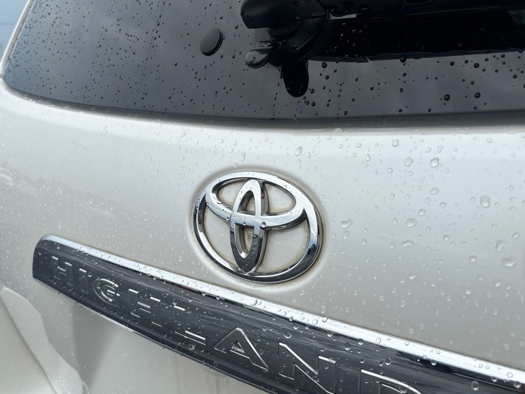 Used 2012 Toyota Highlander SUV