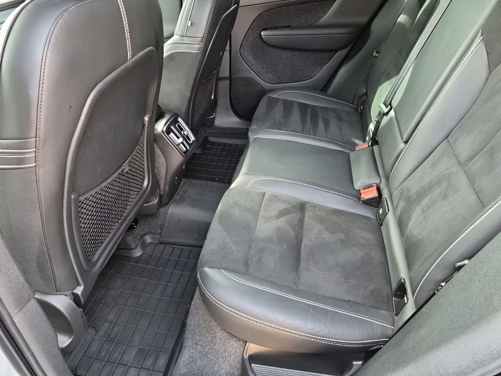 Used Car 2022 Volvo Xc40  R-design For Sale Under $20,000 In Austin, Texas