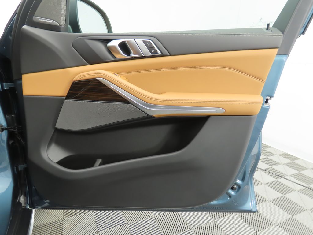 Thumbnail: 2026 BMW X5 - 26