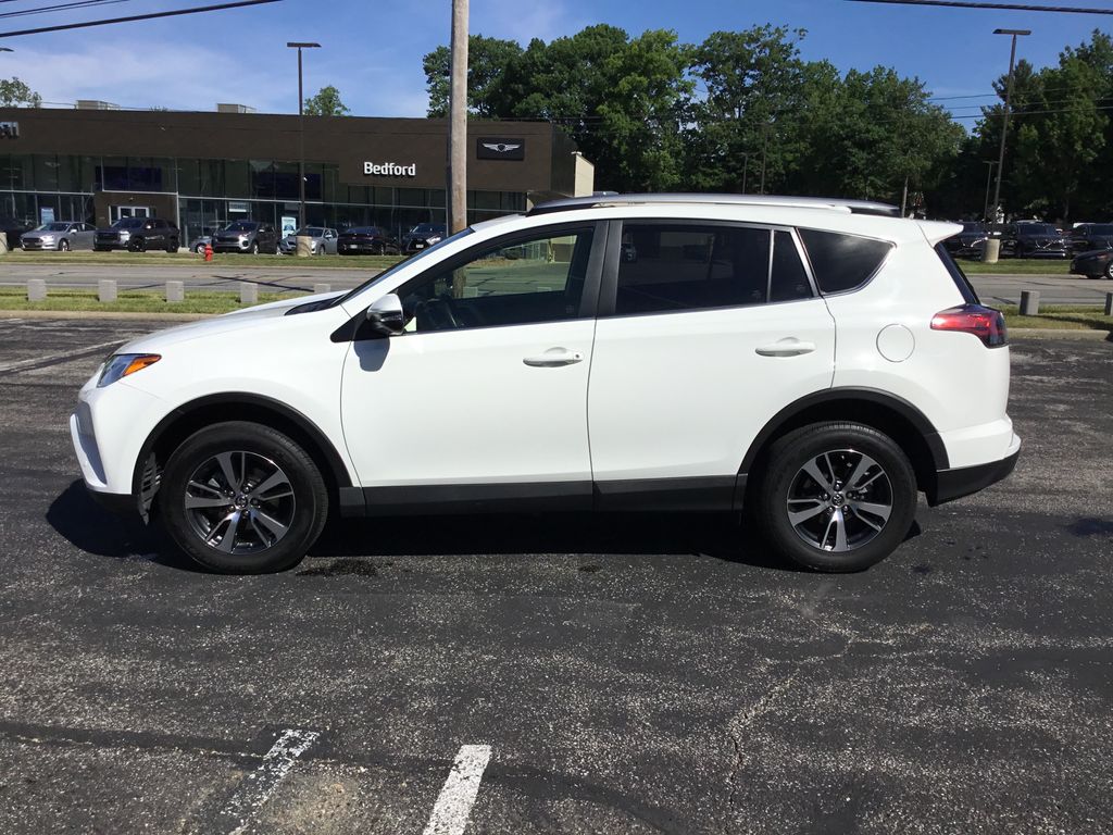 Thumbnail: 2018 Toyota RAV4 - 2