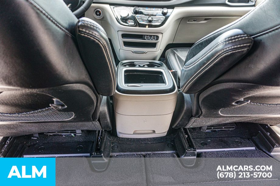 2024 Chrysler Pacifica Touring L photo 30