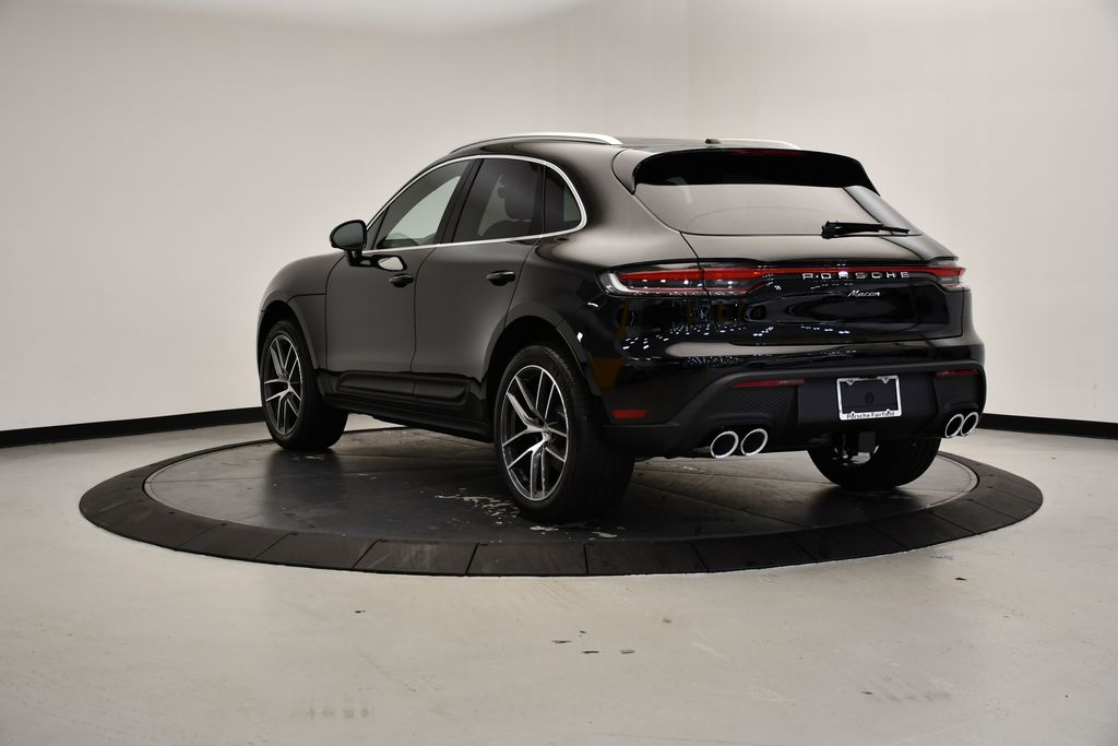 Thumbnail: 2026 Porsche Macan - 3
