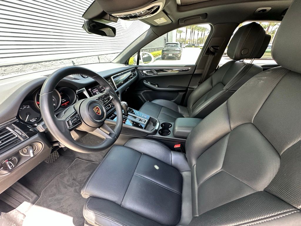 Thumbnail: 2023 Porsche Macan - 4