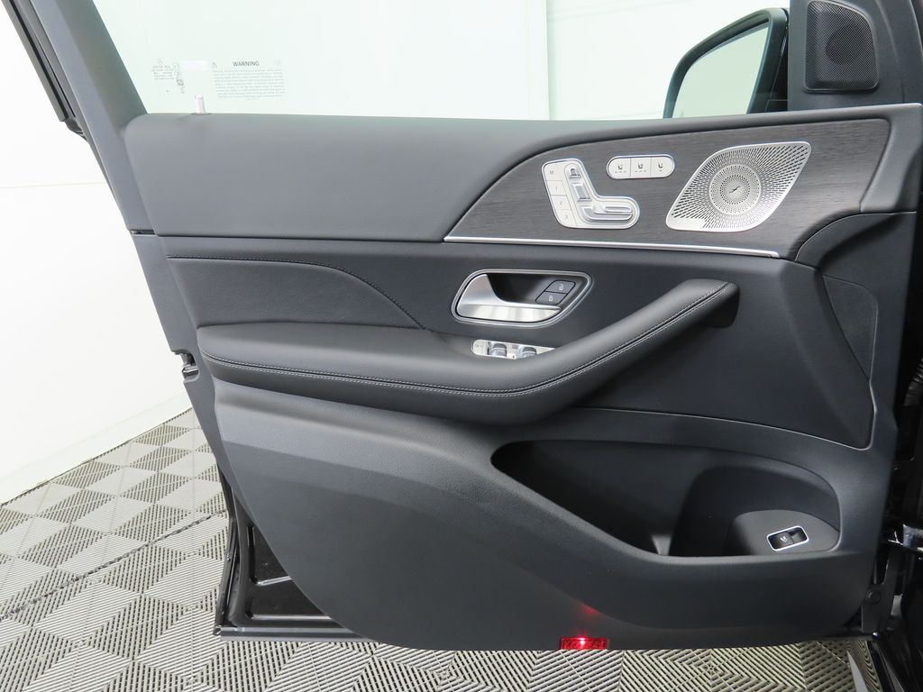 Thumbnail: 2026 Mercedes-Benz GLE - 24