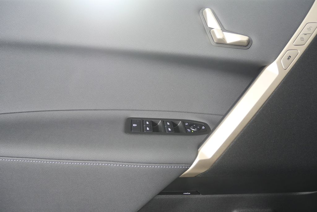 Thumbnail: 2026 BMW iX - 8