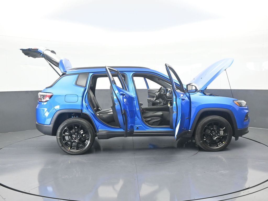 New 2026 Hydro Blue Pearlcoat Jeep Latitude image 72