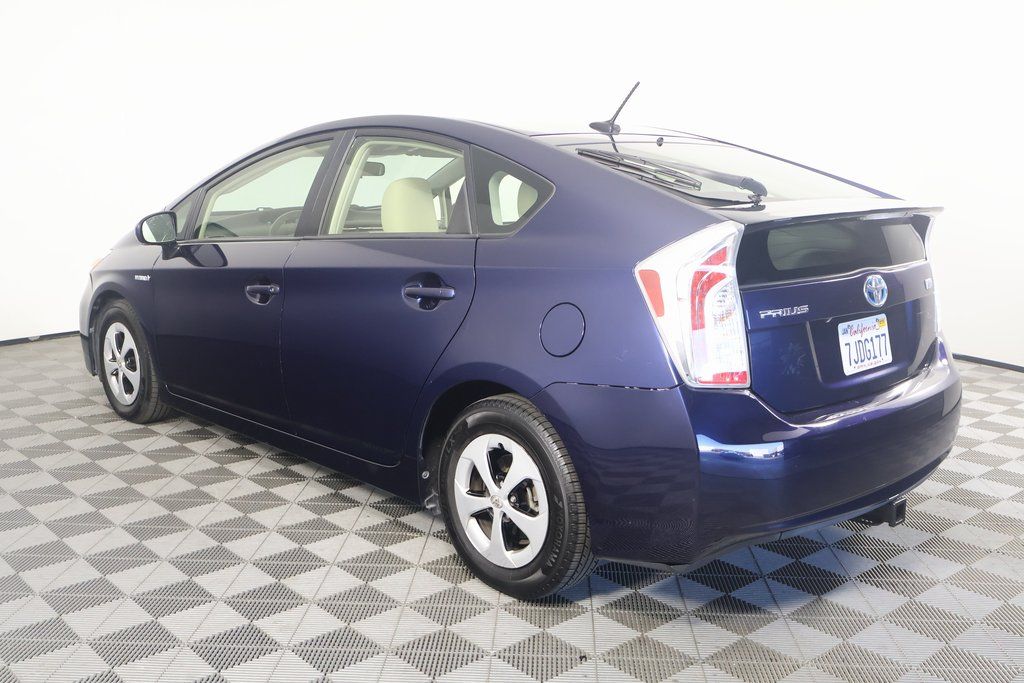 2015 Toyota Prius Three 5