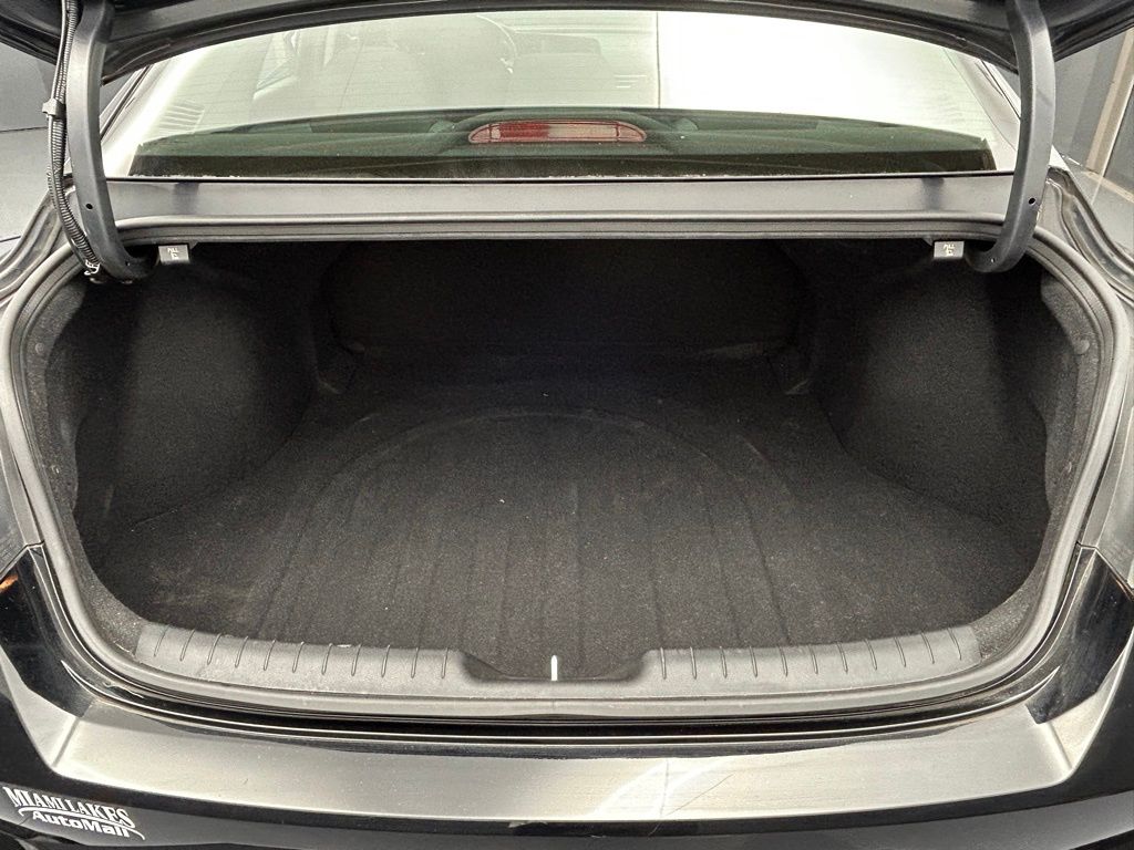 Used 2023 Onyx Black Hyundai SE image 26