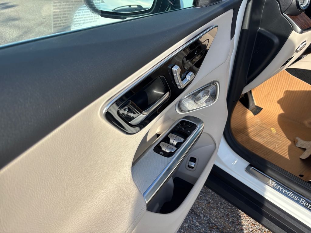 new 2026 Mercedes-Benz GLC car