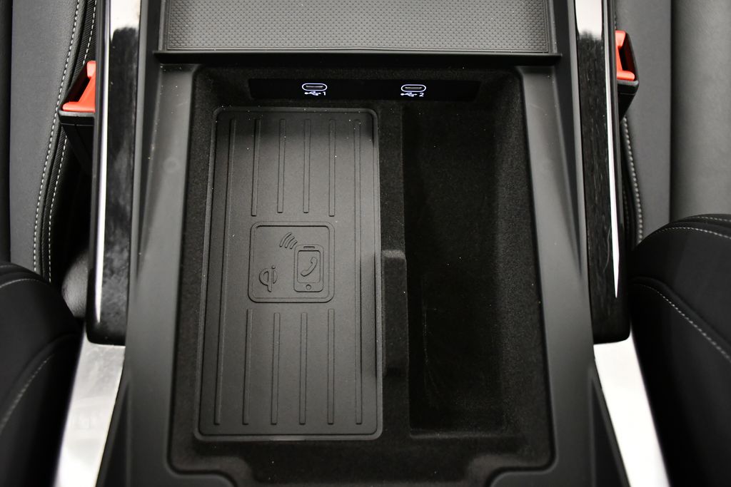 Thumbnail: 2024 Audi Q8 - 30