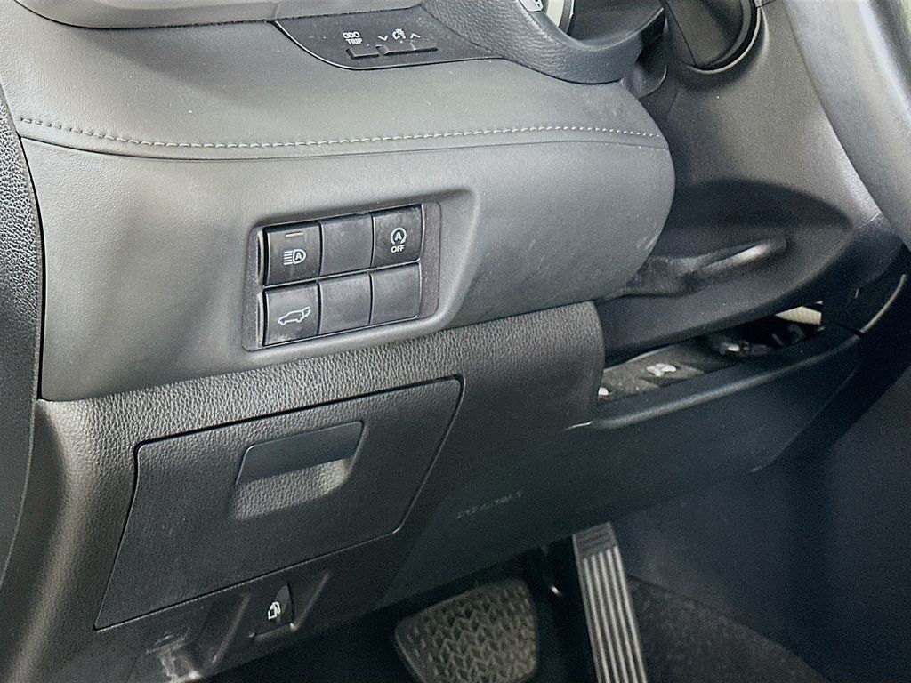 Thumbnail: 2023 Toyota Highlander - 10