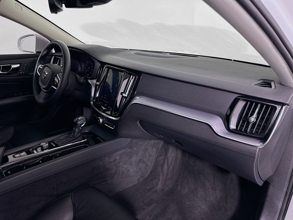 Thumbnail: 2020 Volvo S60 - 30