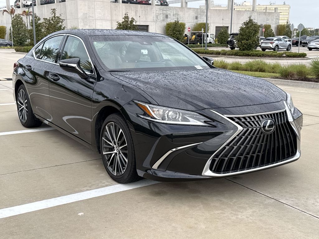 Thumbnail: 2025 Lexus ES - 12