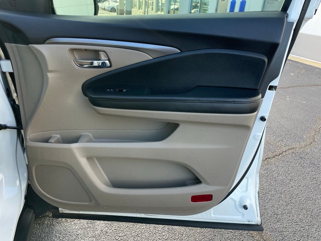 Thumbnail: 2022 Honda Pilot - 30