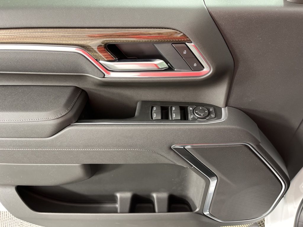 Thumbnail: 2026 Chevrolet Silverado 2500 - 30