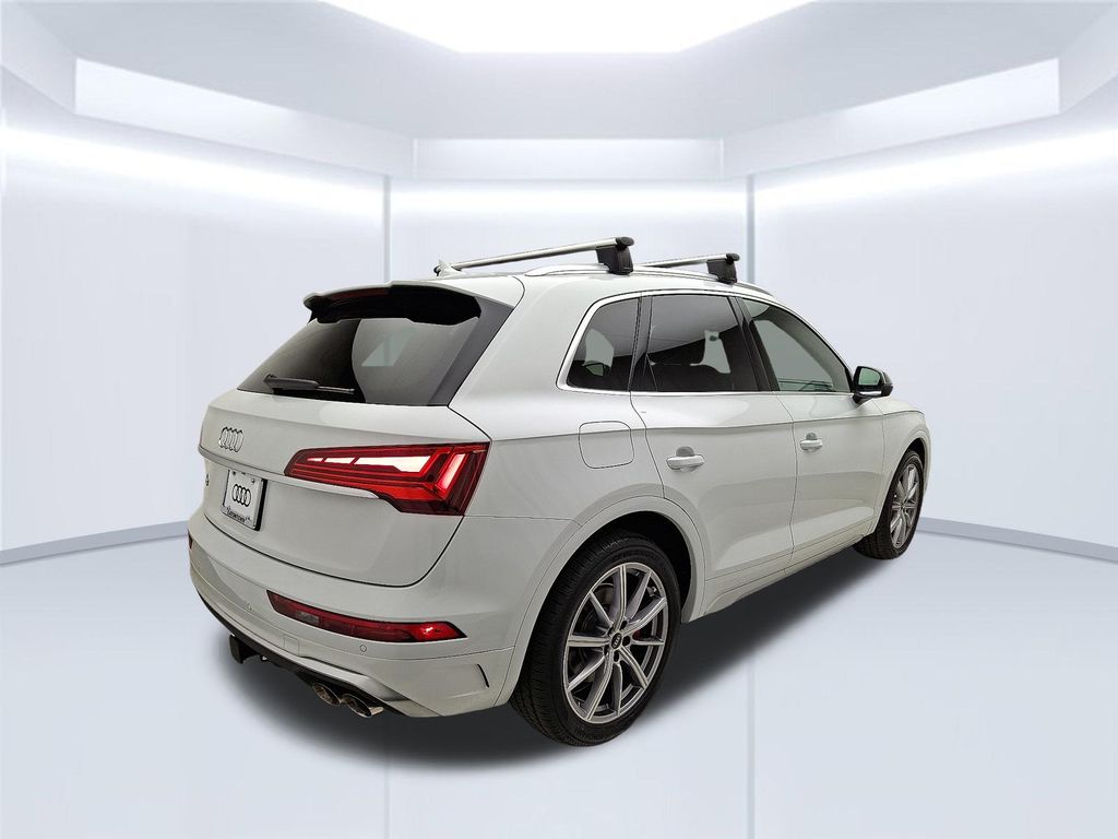 Thumbnail: 2023 Audi SQ5 - 4