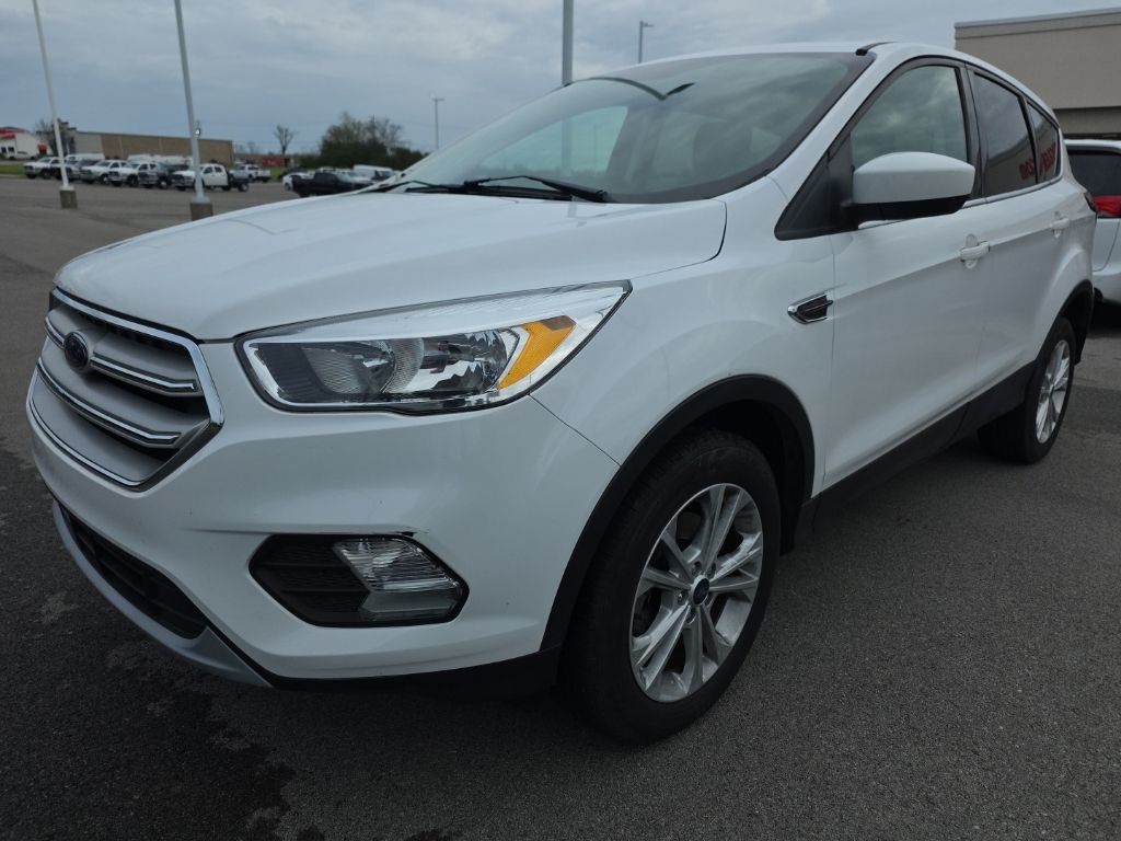 Oxford White 2019 Ford Escape SE FWD SUV / Crossover Front-Wheel Drive 6-Speed Automatic